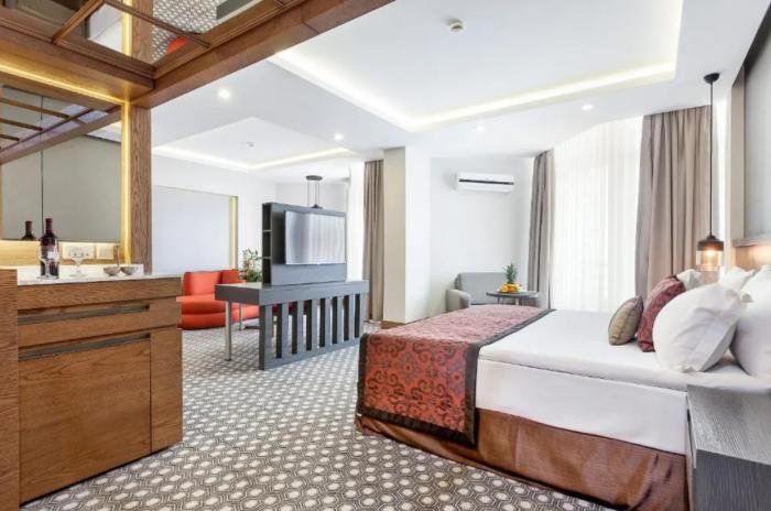 Salamis Bay Conti Resort Hotel & Casino Famagusta  Zimmer foto Suite