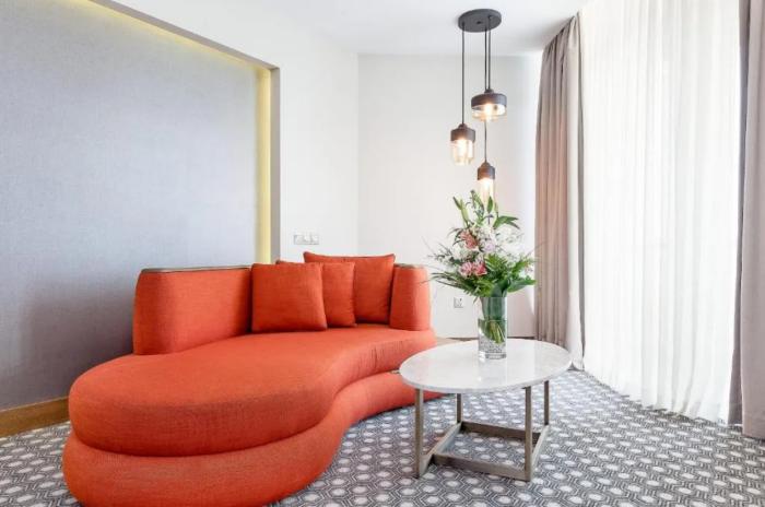 Salamis Bay Conti Resort Hotel & Casino Famagusta  Zimmer foto A suite at the hotel