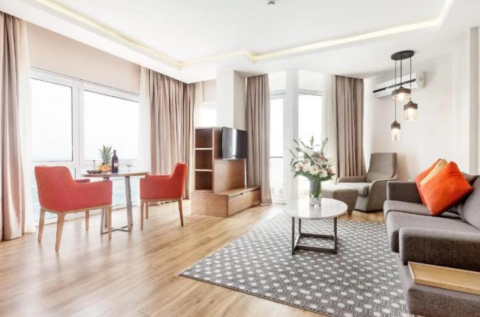 Salamis Bay Conti Resort Hotel & Casino Famagusta  Zimmer foto A suite at the hotel