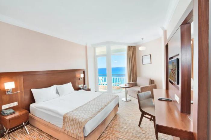 Salamis Bay Conti Resort Hotel & Casino Famagusta  Zimmer foto A room at the hotel