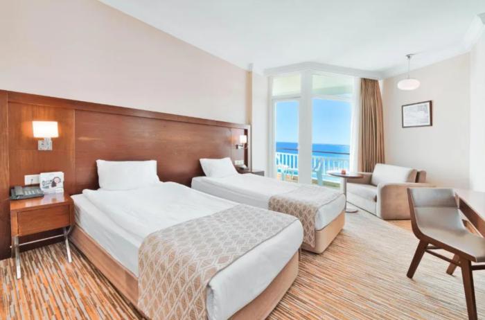 Salamis Bay Conti Resort Hotel & Casino Famagusta  Zimmer foto A typical hotel room