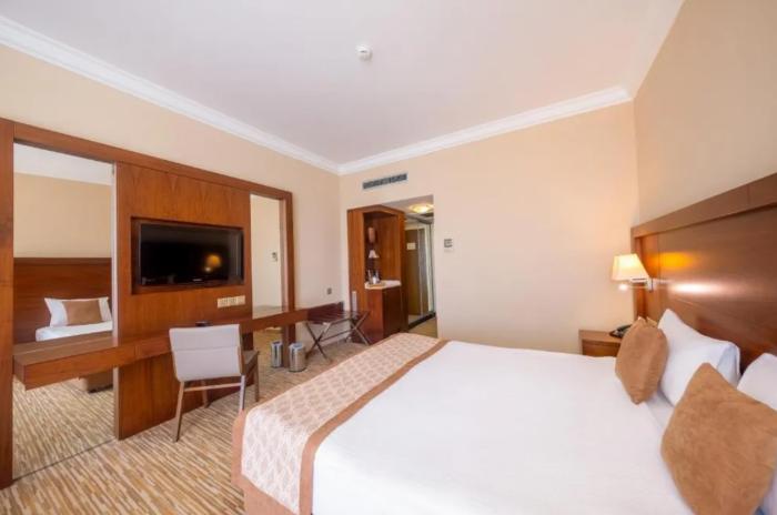 Salamis Bay Conti Resort Hotel & Casino Famagusta  Zimmer foto A room at the hotel